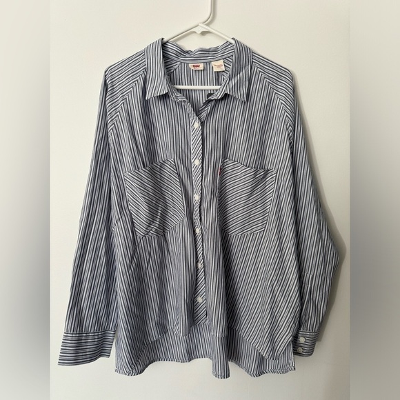 Levi's Tops - Levi’s Long Sleeve Women’s Shirt
